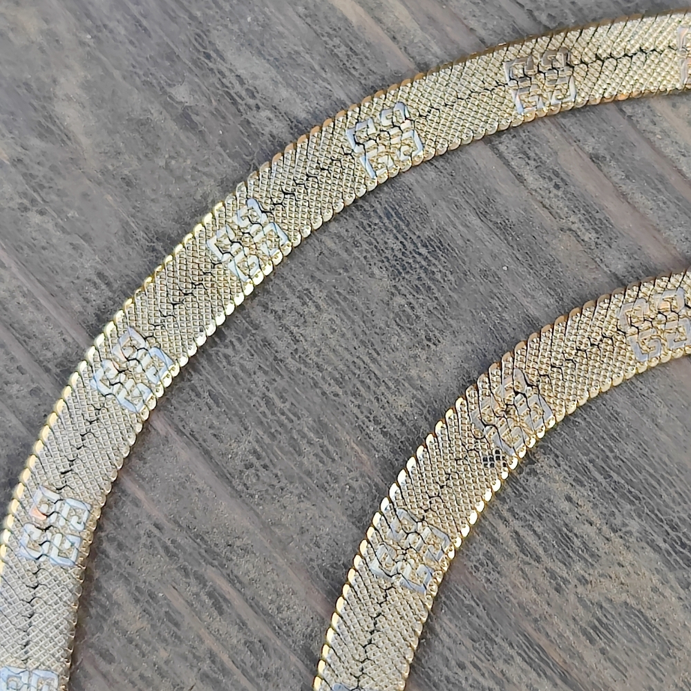 Vintage Givenchy Gold Herringbone Chain Necklace - Picture 5 of 8